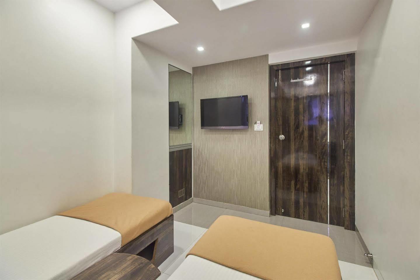 Oyo 28893 Hotel Gulf Mumbai Eksteriør bilde